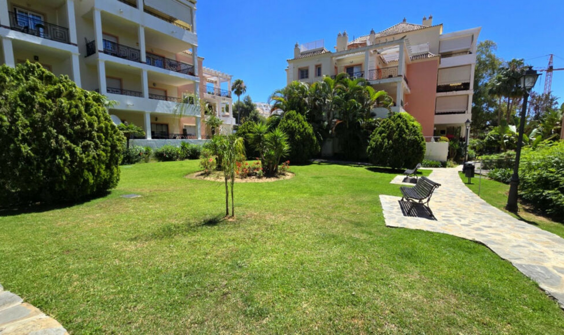 Resale - Apartment -
Aloha
