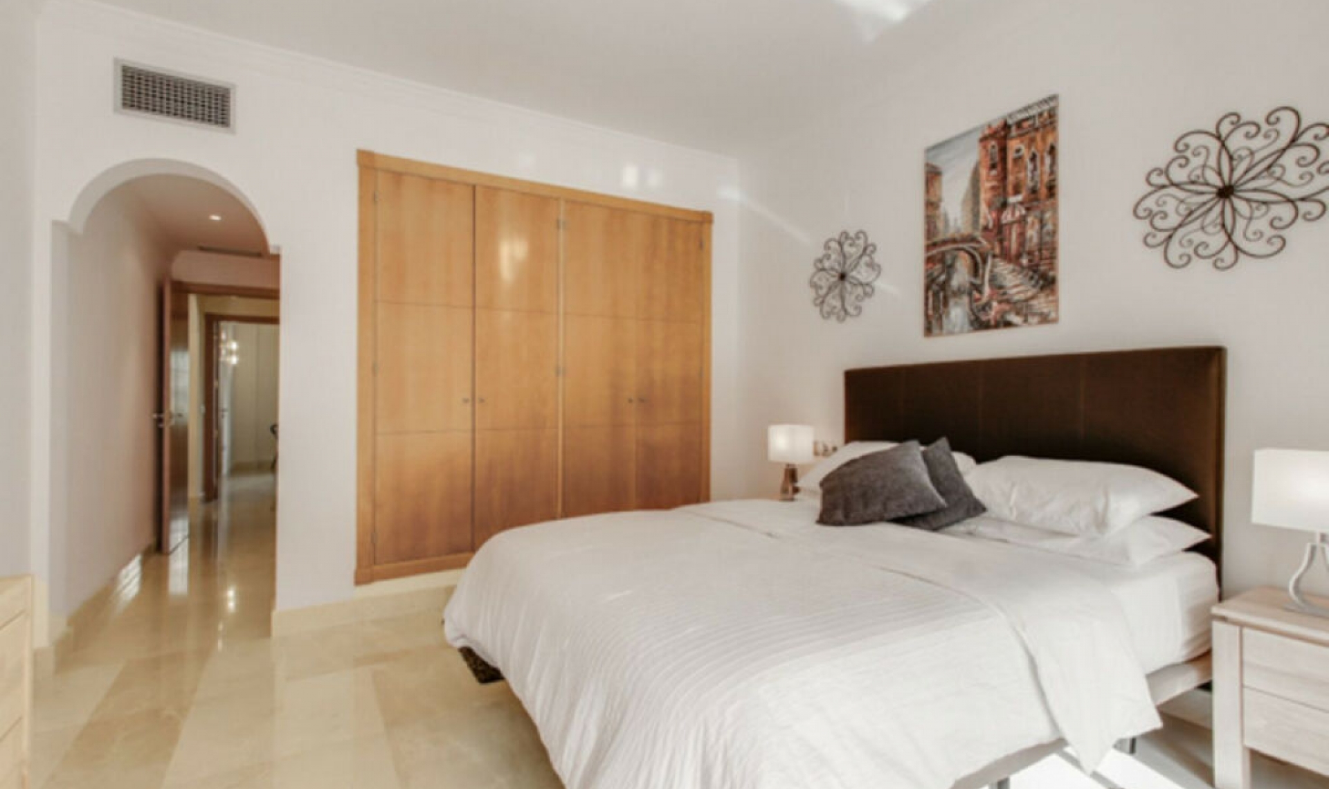 Resale - Apartment -
Aloha