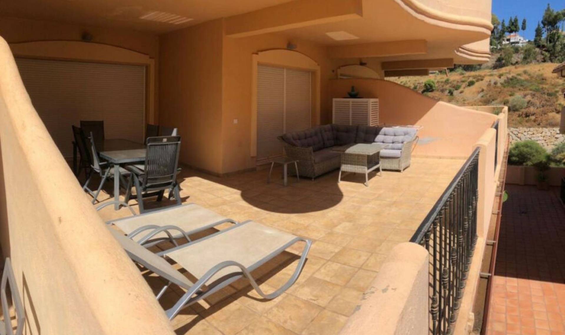 Resale - Apartment -
Aloha