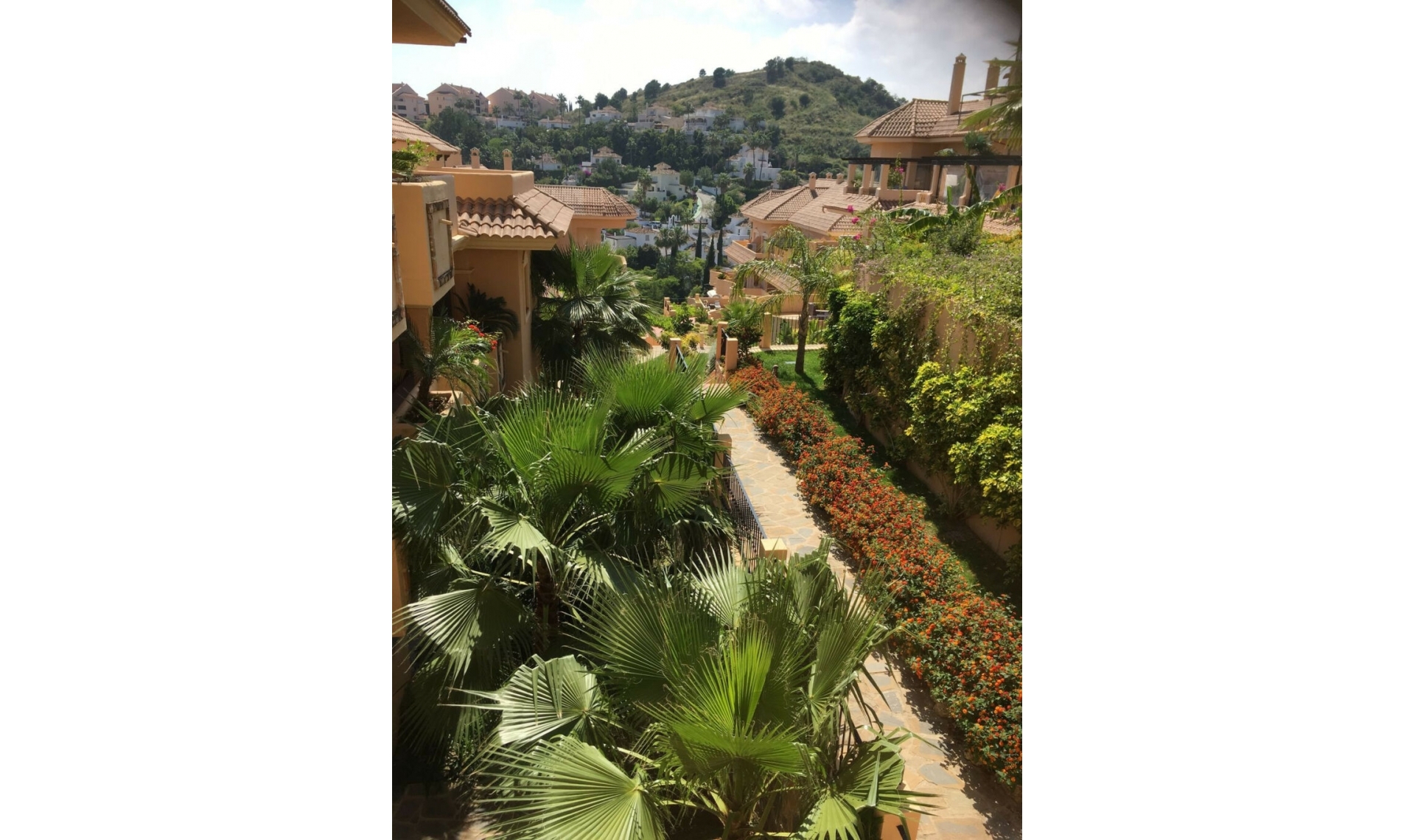 Resale - Apartment -
Aloha