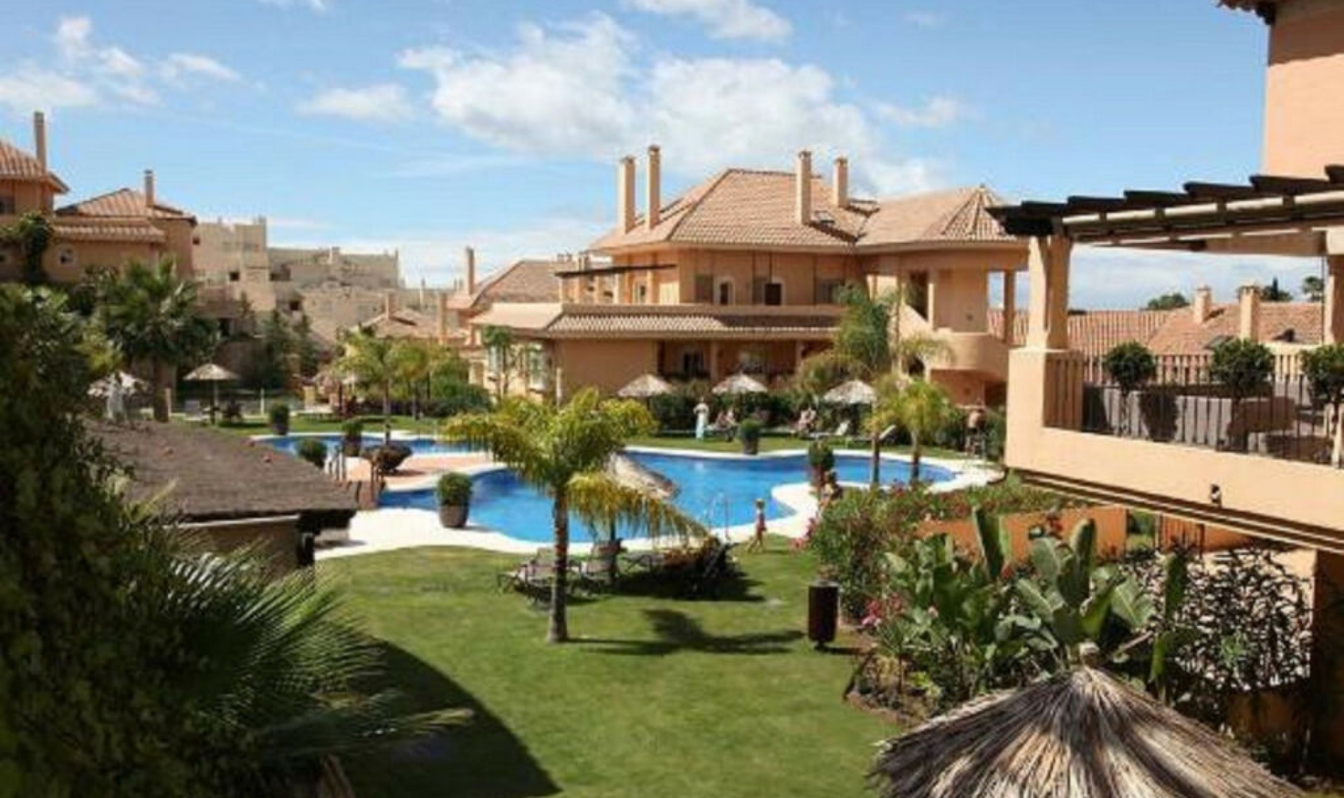 Resale - Apartment -
Aloha