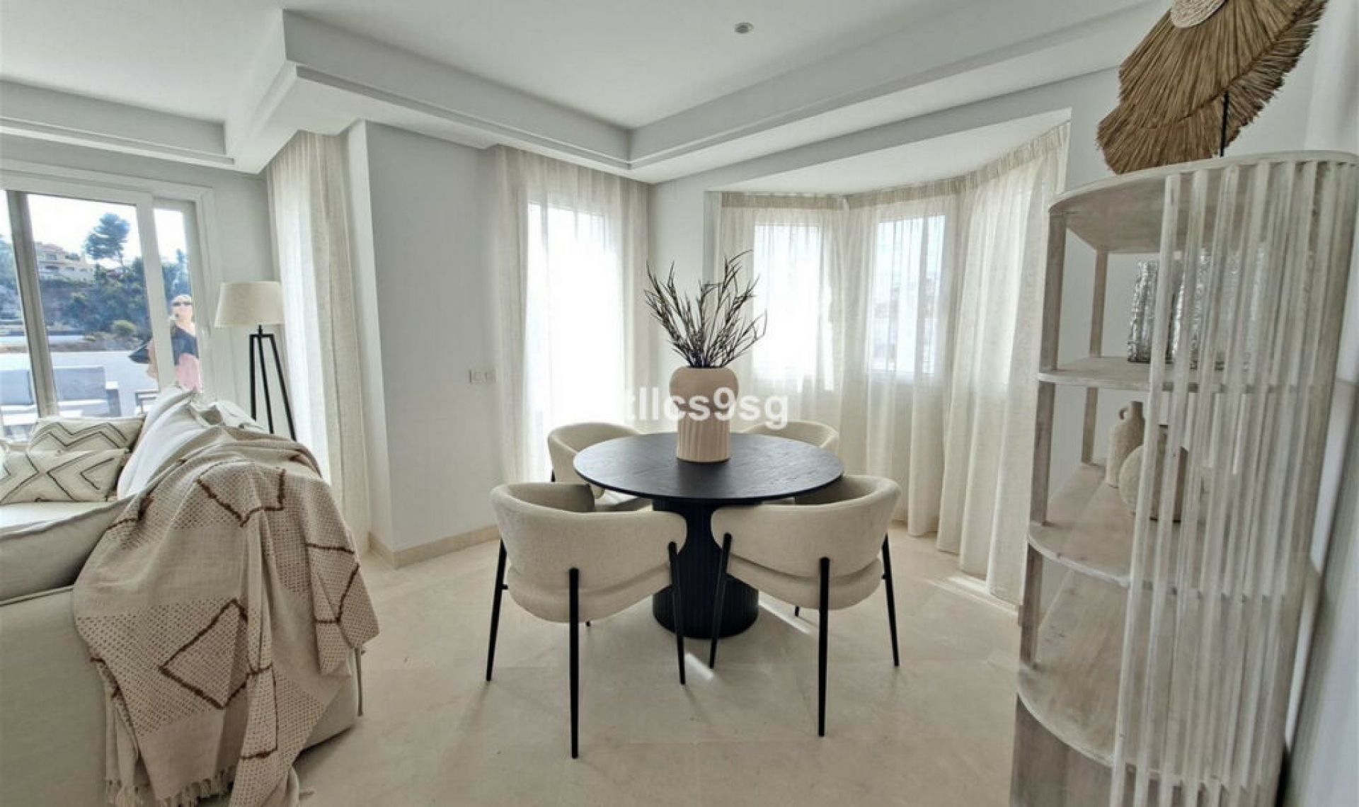 Resale - Apartment -
Aloha
