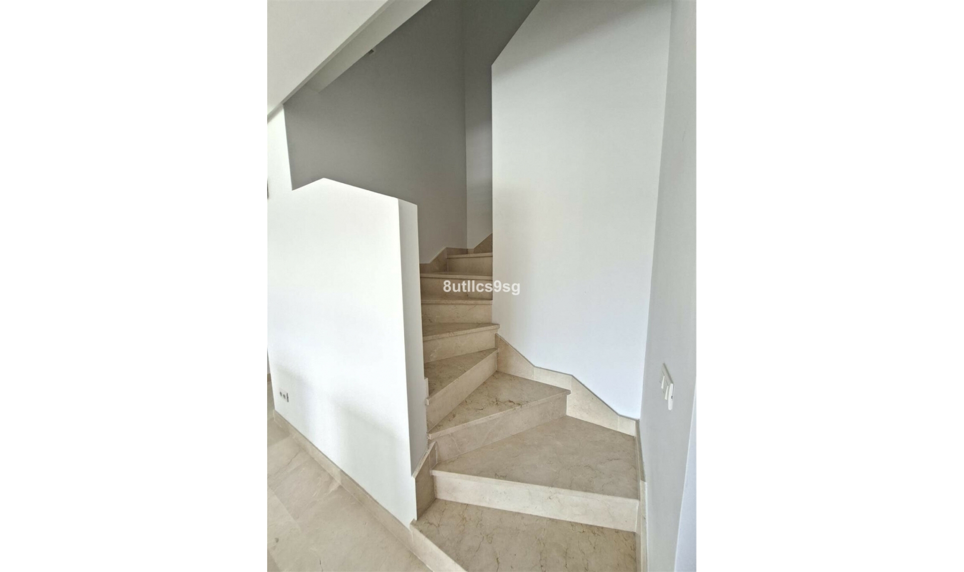 Resale - Apartment -
Aloha