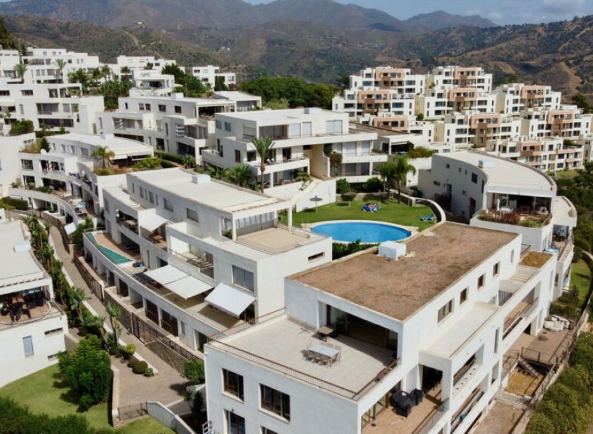 Resale - Apartment -
Altos de los Monteros