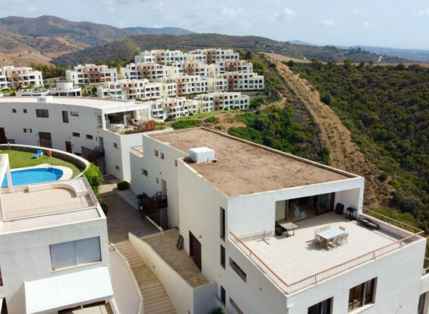 Resale - Apartment -
Altos de los Monteros
