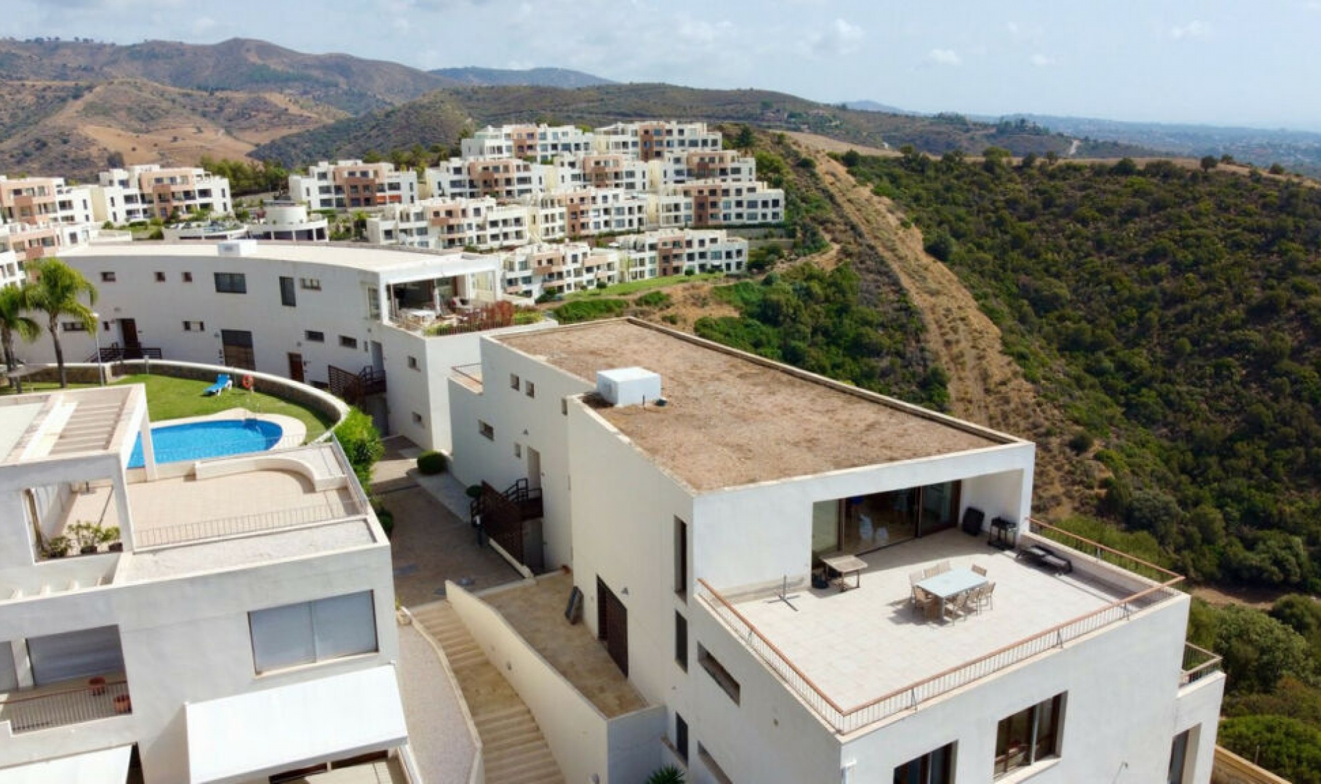 Resale - Apartment -
Altos de los Monteros
