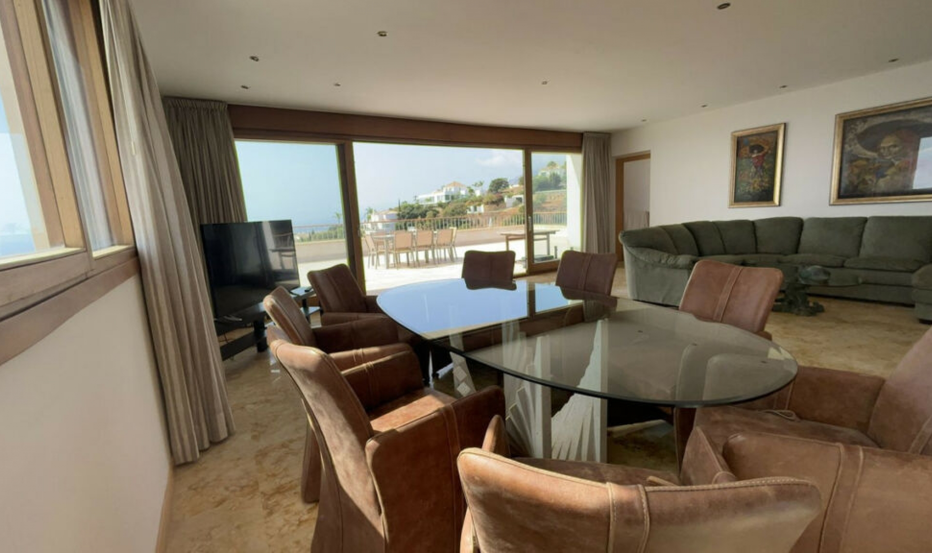 Resale - Apartment -
Altos de los Monteros
