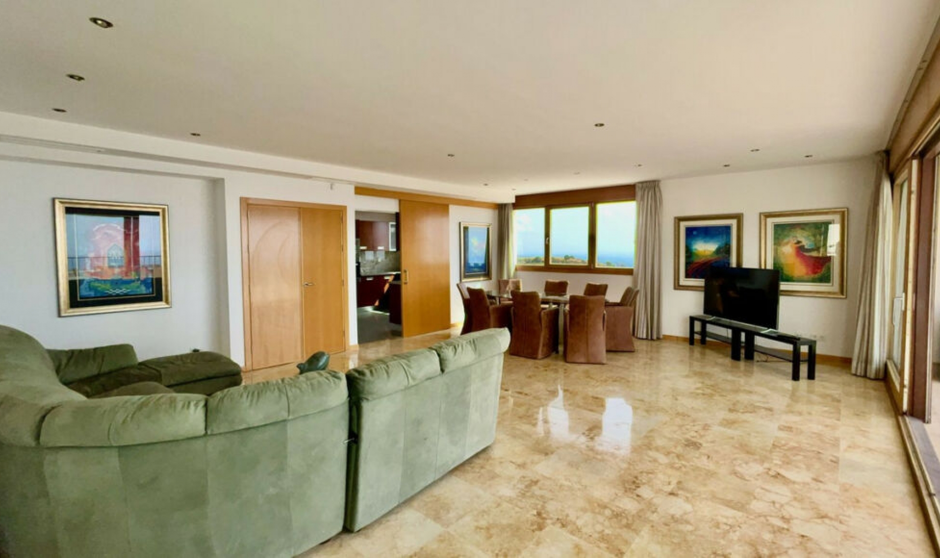 Resale - Apartment -
Altos de los Monteros