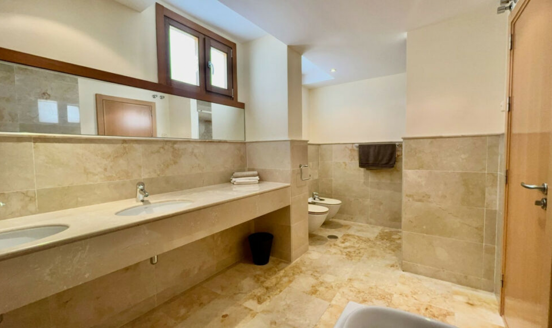 Resale - Apartment -
Altos de los Monteros