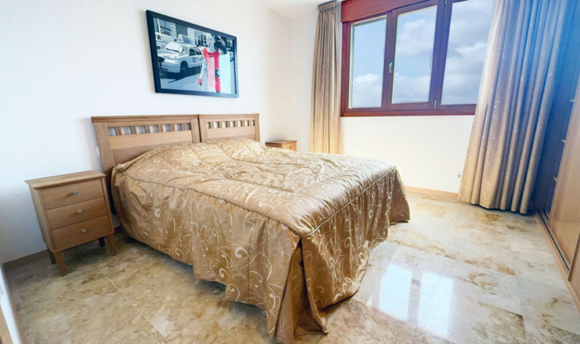 Resale - Apartment -
Altos de los Monteros