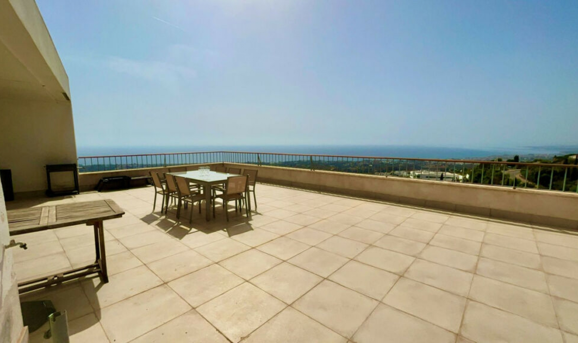 Resale - Apartment -
Altos de los Monteros