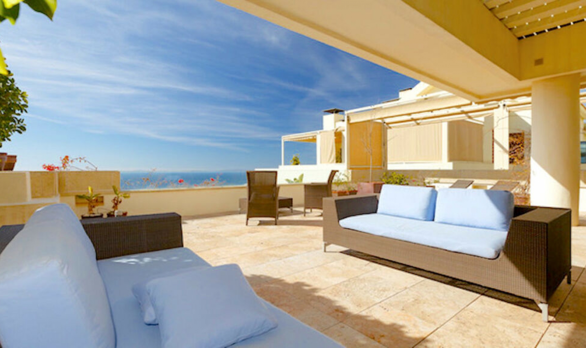 Resale - Apartment -
Altos de los Monteros