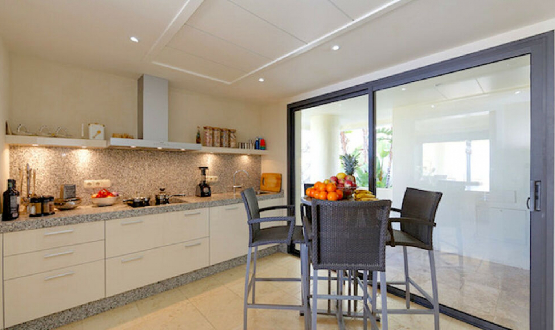 Resale - Apartment -
Altos de los Monteros