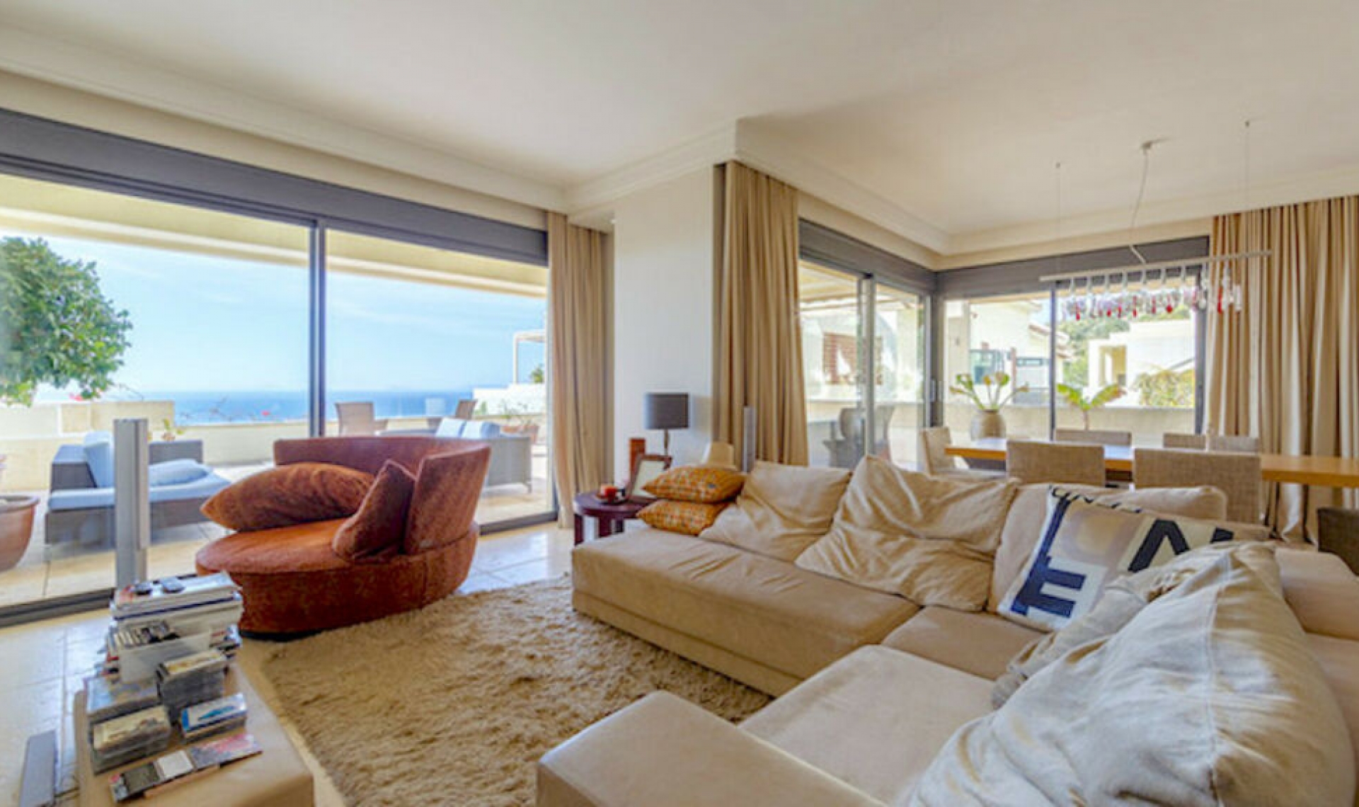 Resale - Apartment -
Altos de los Monteros