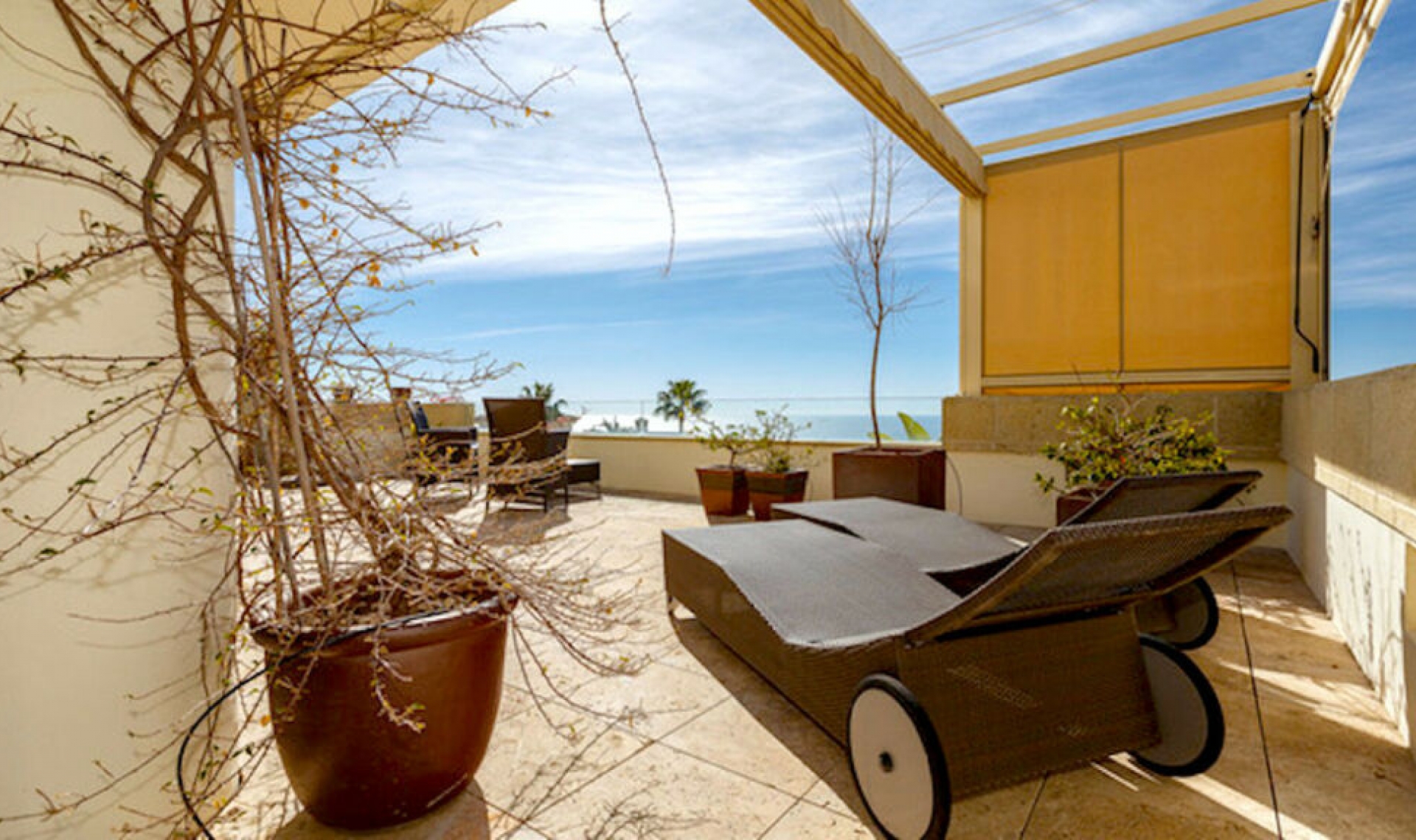 Resale - Apartment -
Altos de los Monteros