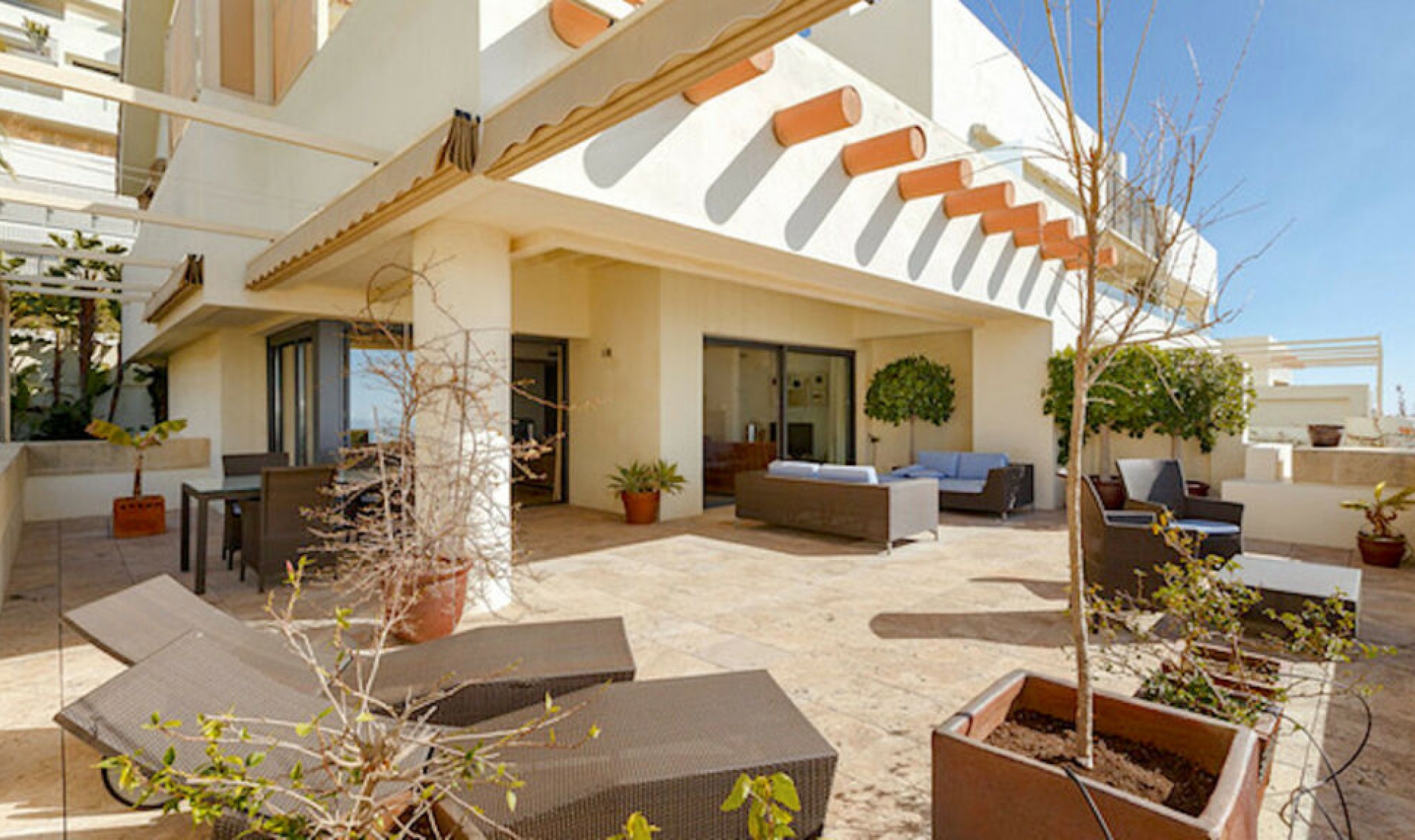 Resale - Apartment -
Altos de los Monteros
