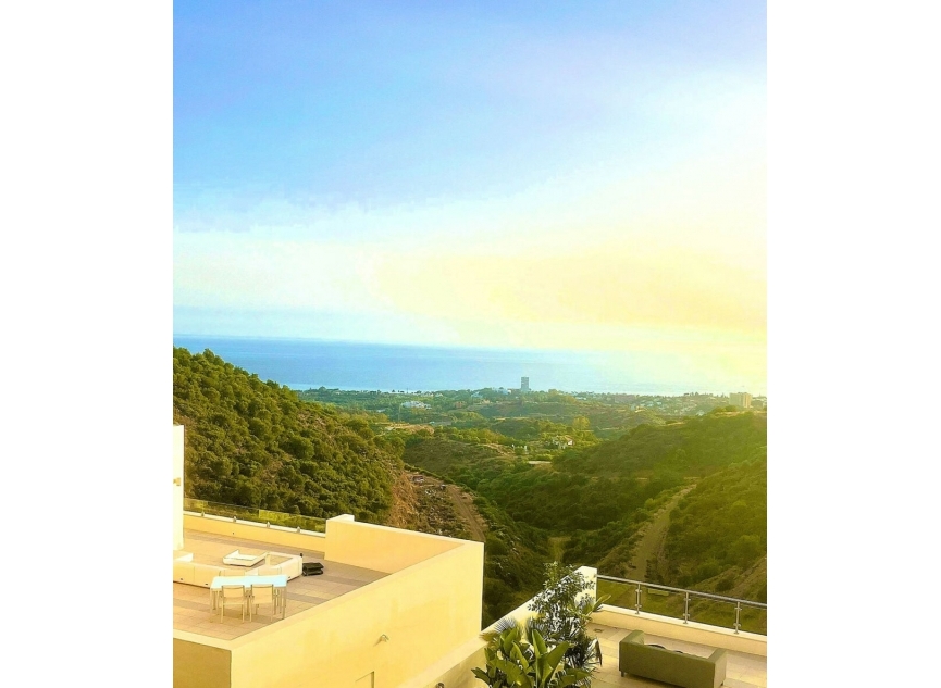 Resale - Apartment -
Altos de los Monteros