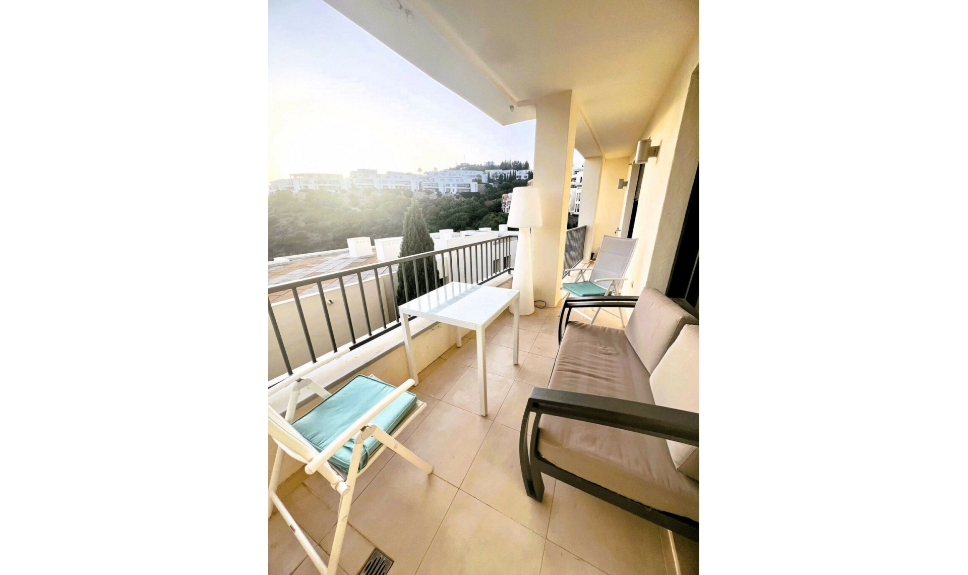 Resale - Apartment -
Altos de los Monteros