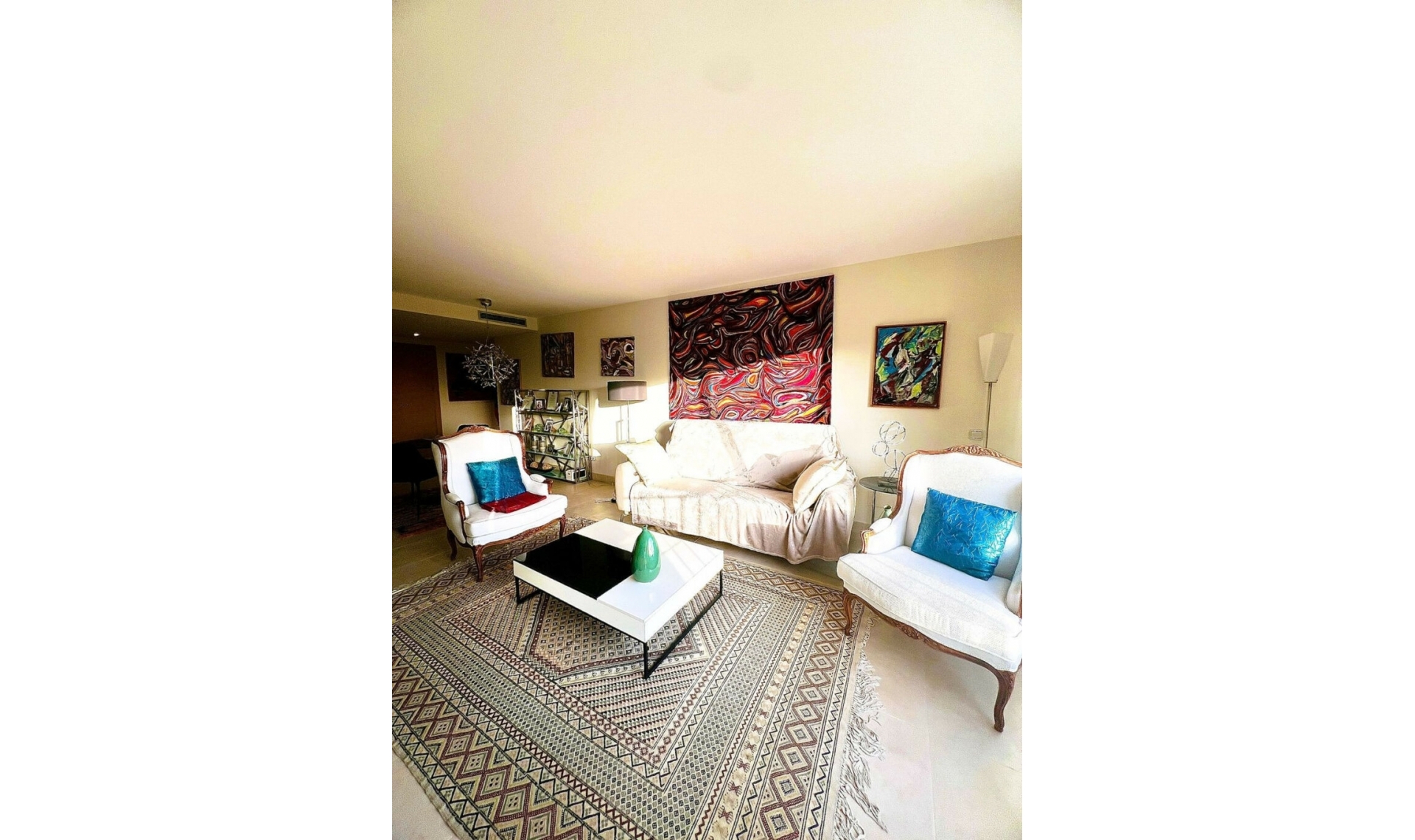 Resale - Apartment -
Altos de los Monteros