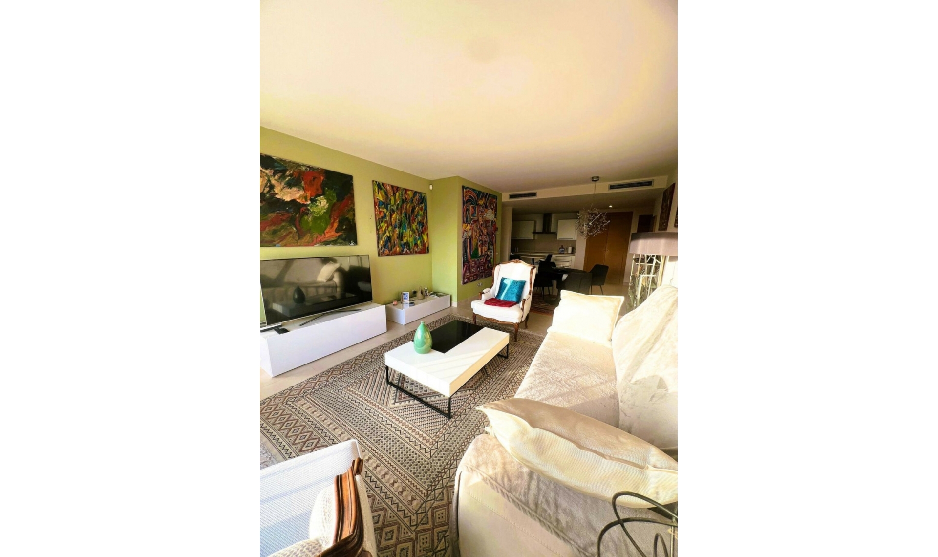 Resale - Apartment -
Altos de los Monteros