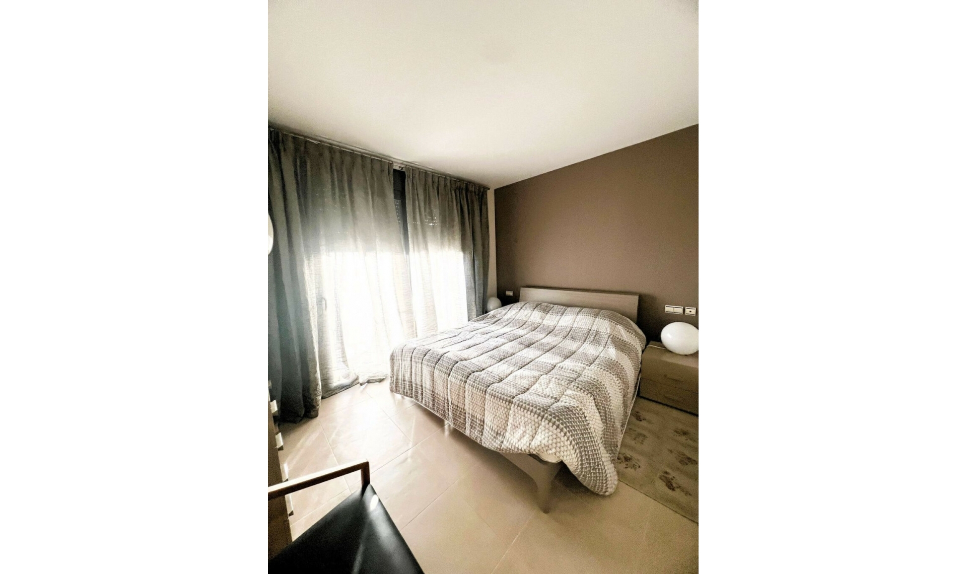 Resale - Apartment -
Altos de los Monteros