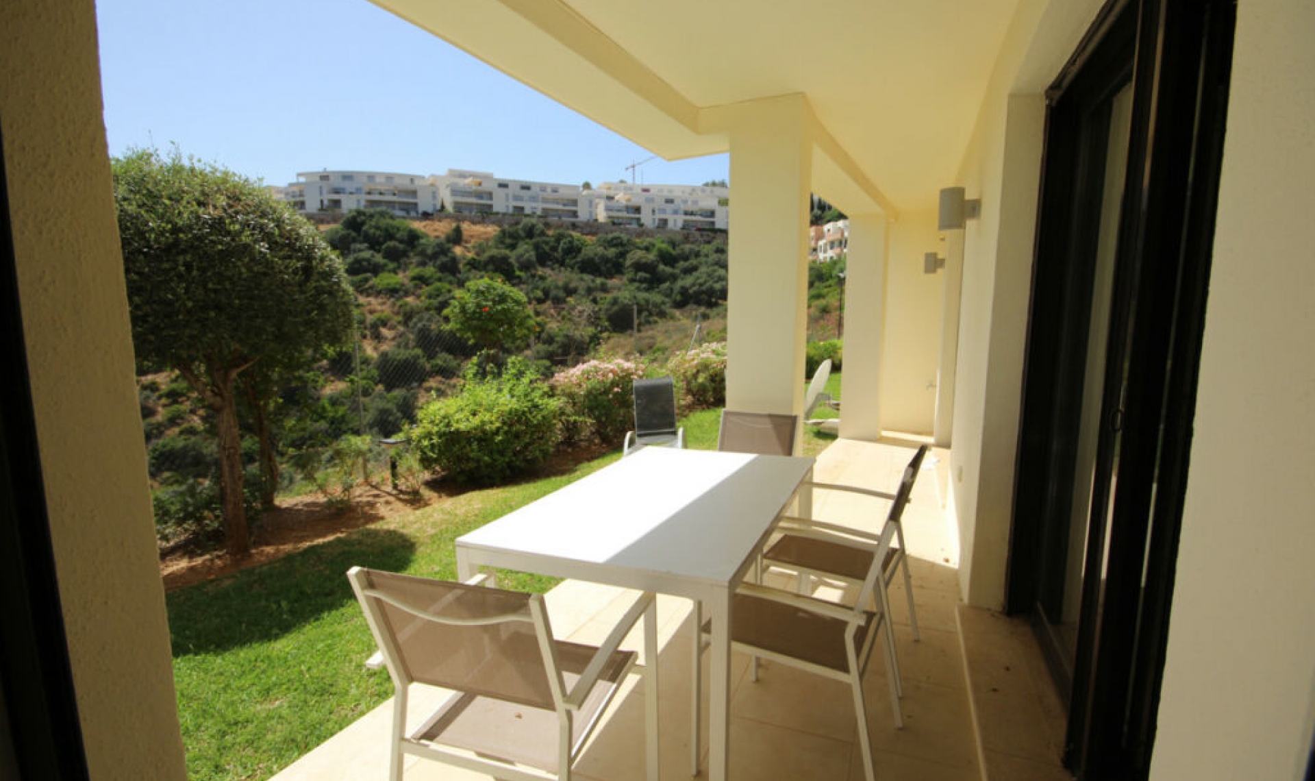 Resale - Apartment -
Altos de los Monteros