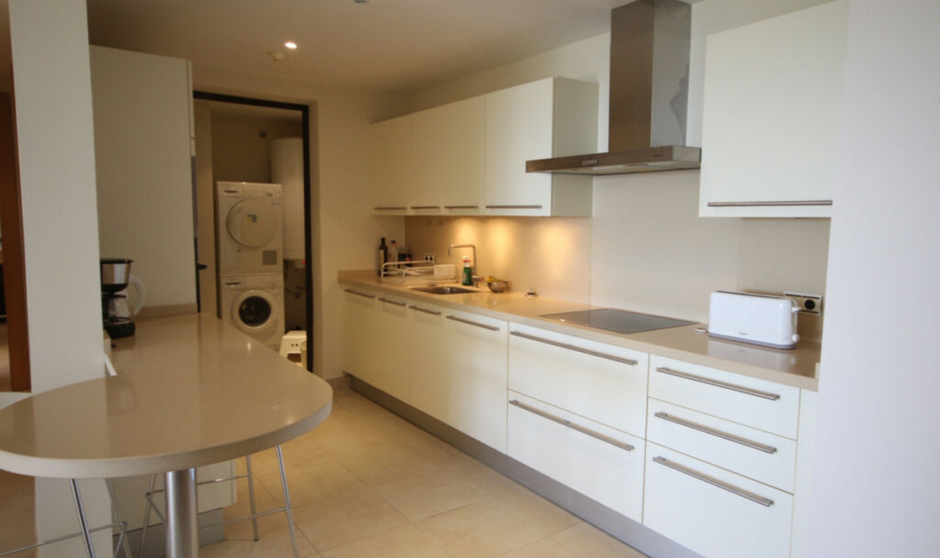 Resale - Apartment -
Altos de los Monteros