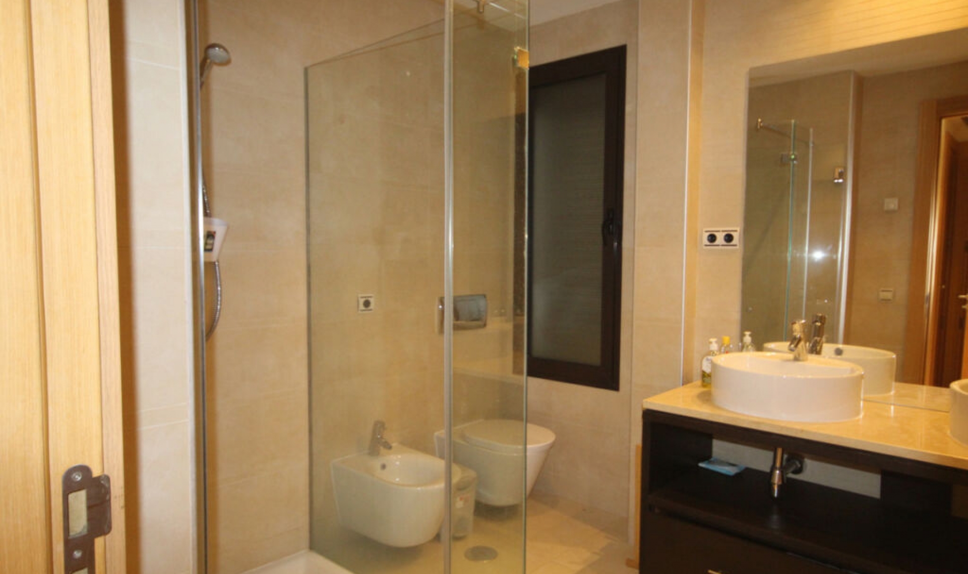 Resale - Apartment -
Altos de los Monteros