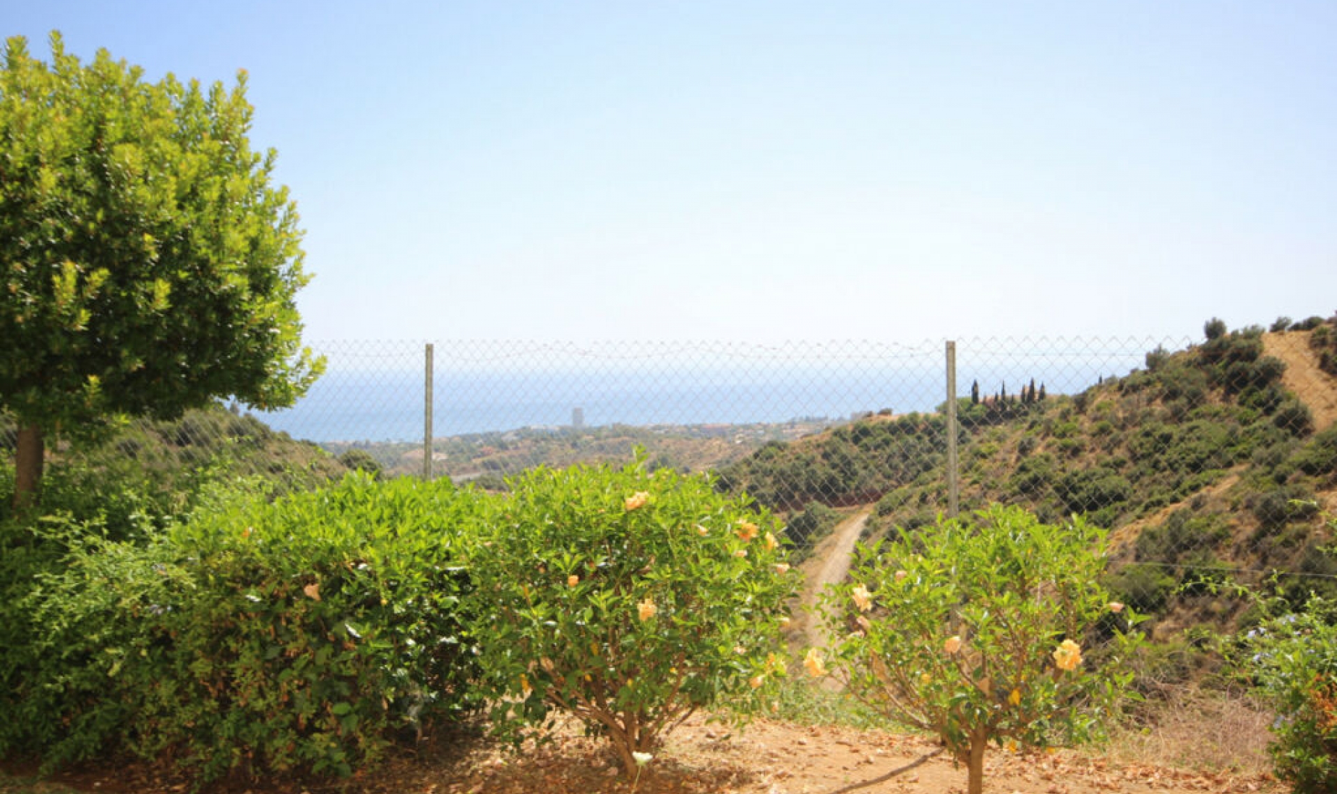 Resale - Apartment -
Altos de los Monteros