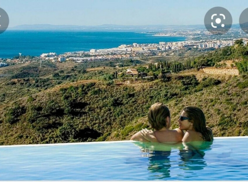 Resale - Apartment -
Altos de los Monteros