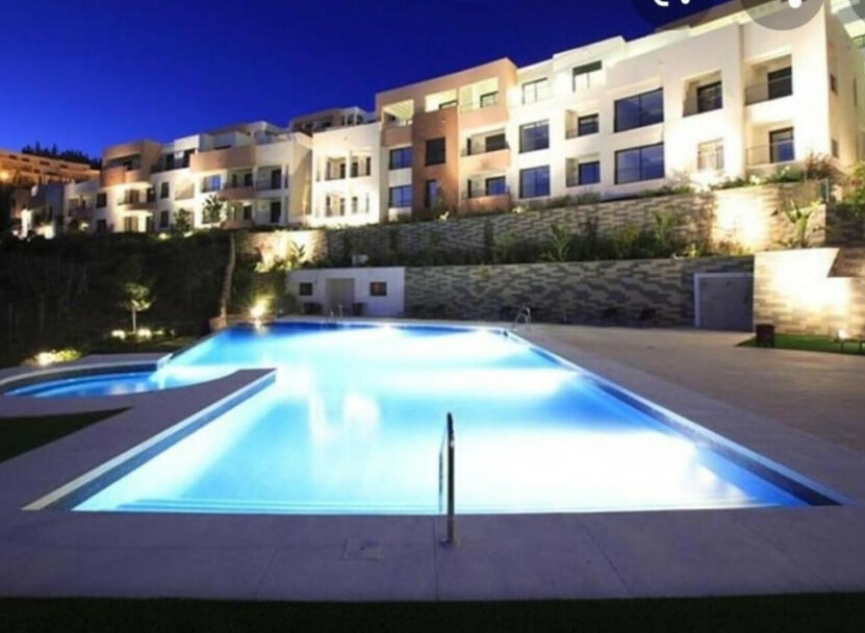 Resale - Apartment -
Altos de los Monteros