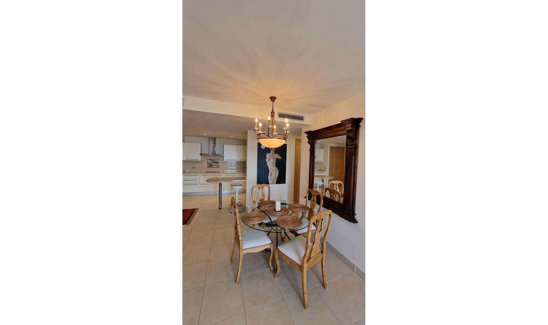Resale - Apartment -
Altos de los Monteros