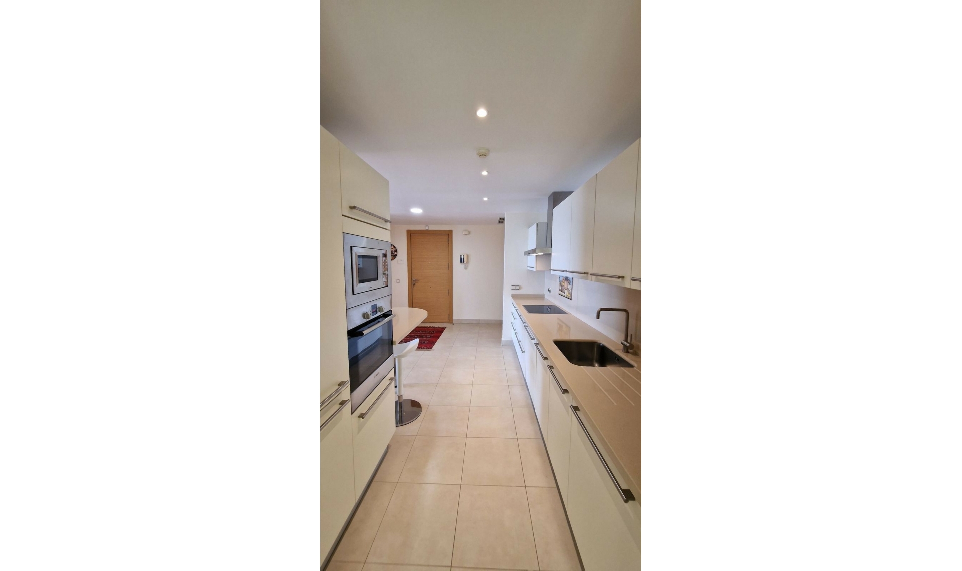 Resale - Apartment -
Altos de los Monteros