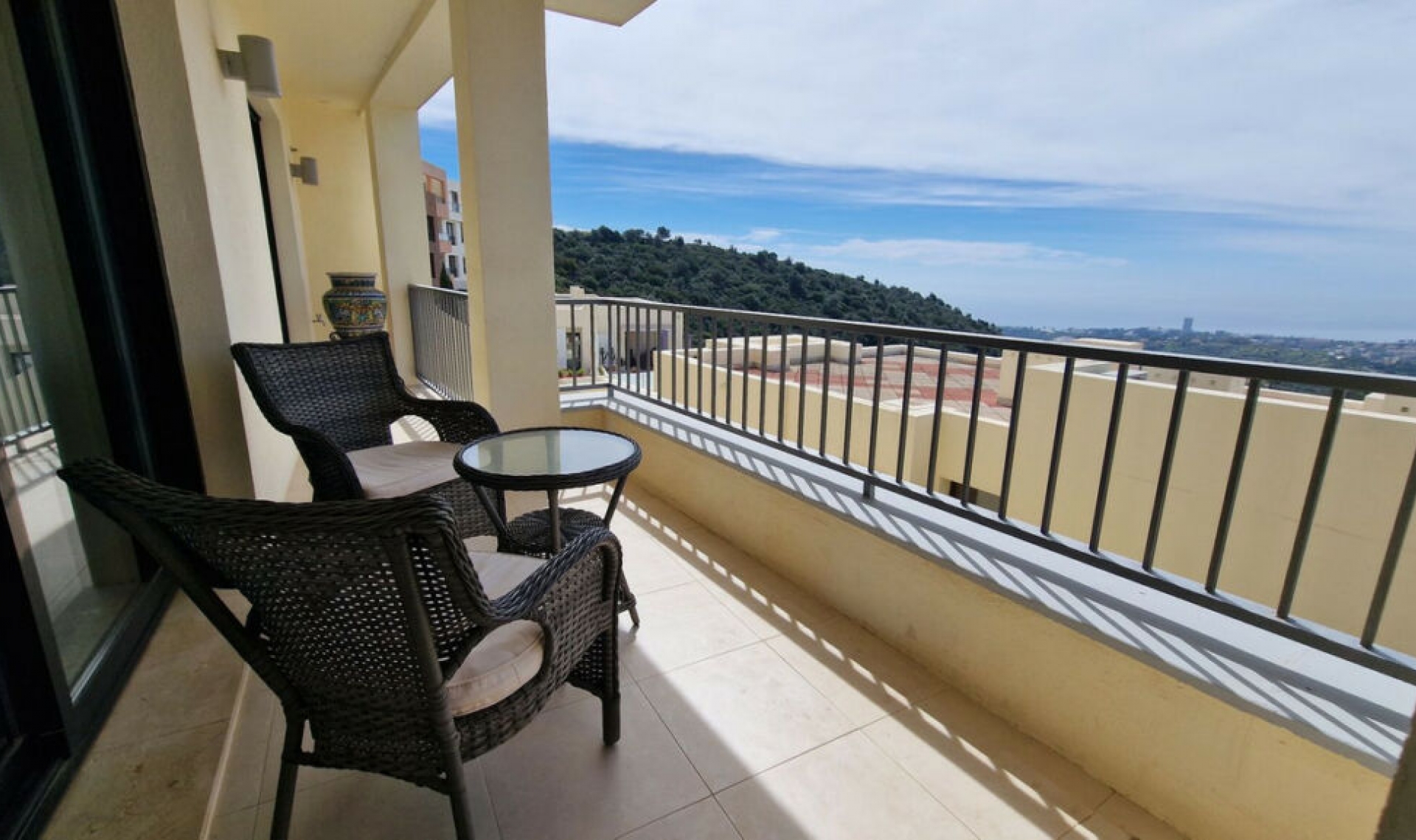 Resale - Apartment -
Altos de los Monteros