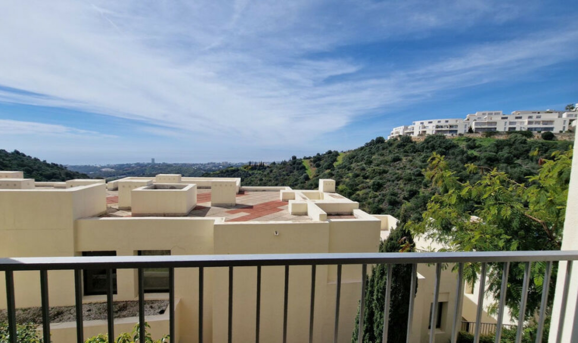 Resale - Apartment -
Altos de los Monteros