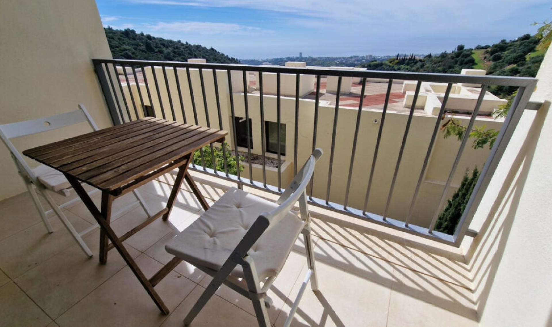 Resale - Apartment -
Altos de los Monteros