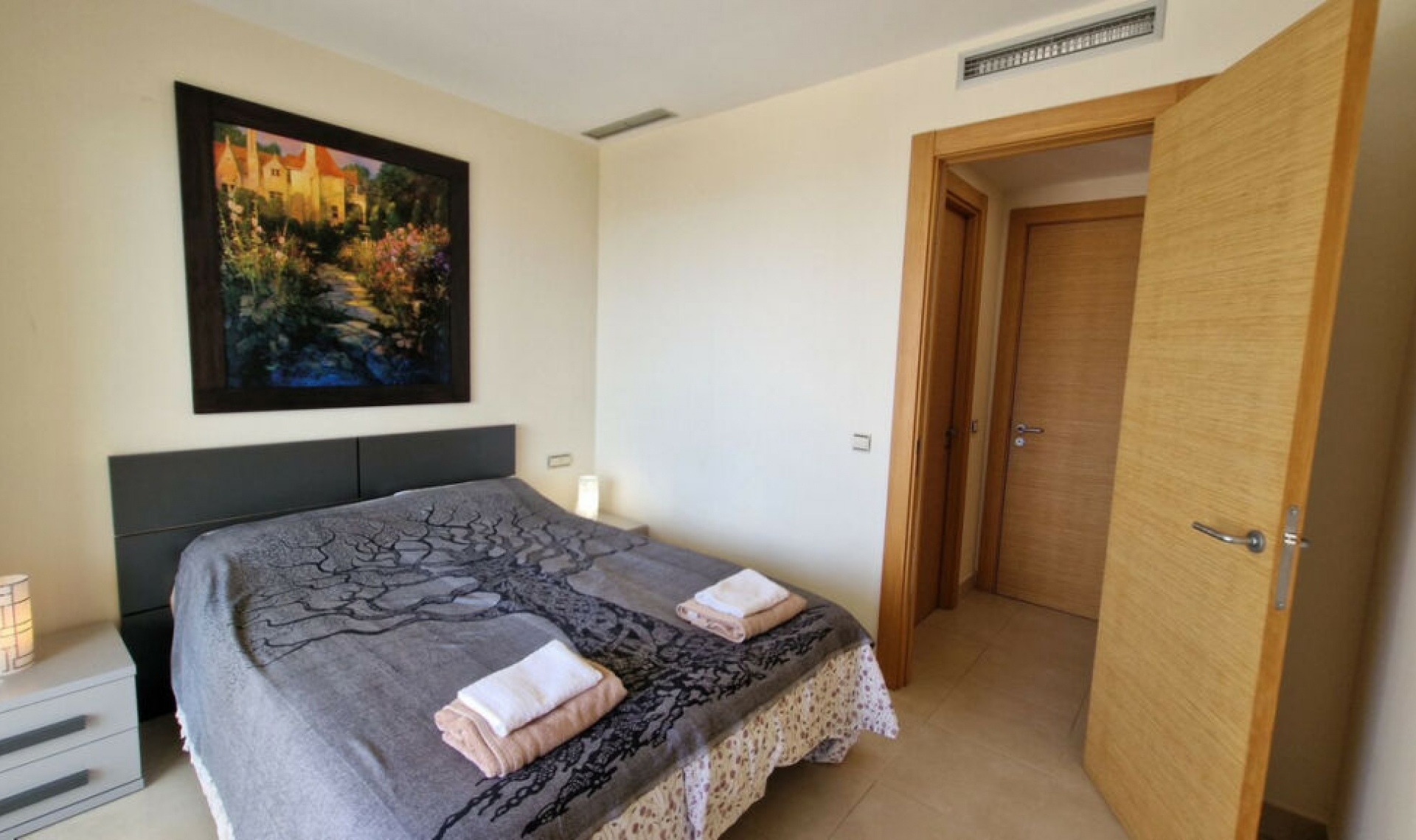 Resale - Apartment -
Altos de los Monteros