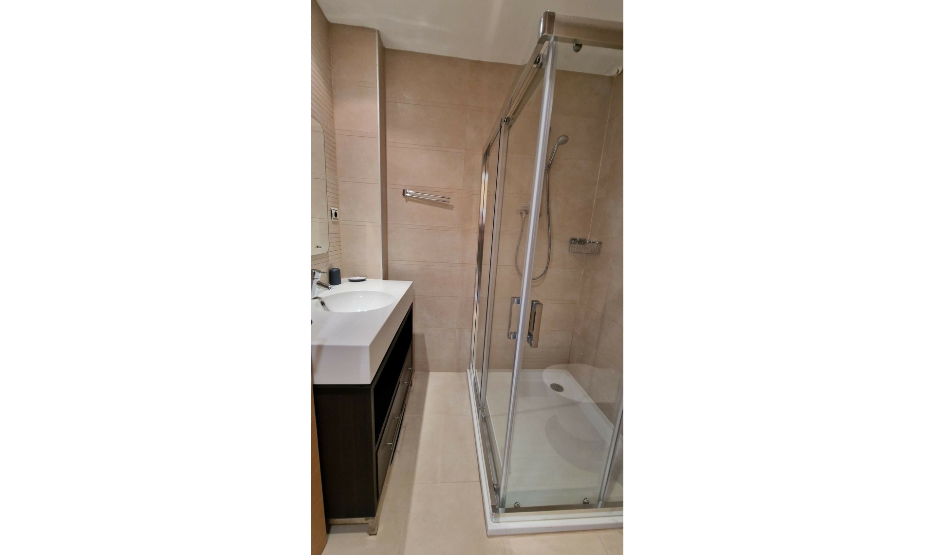 Resale - Apartment -
Altos de los Monteros