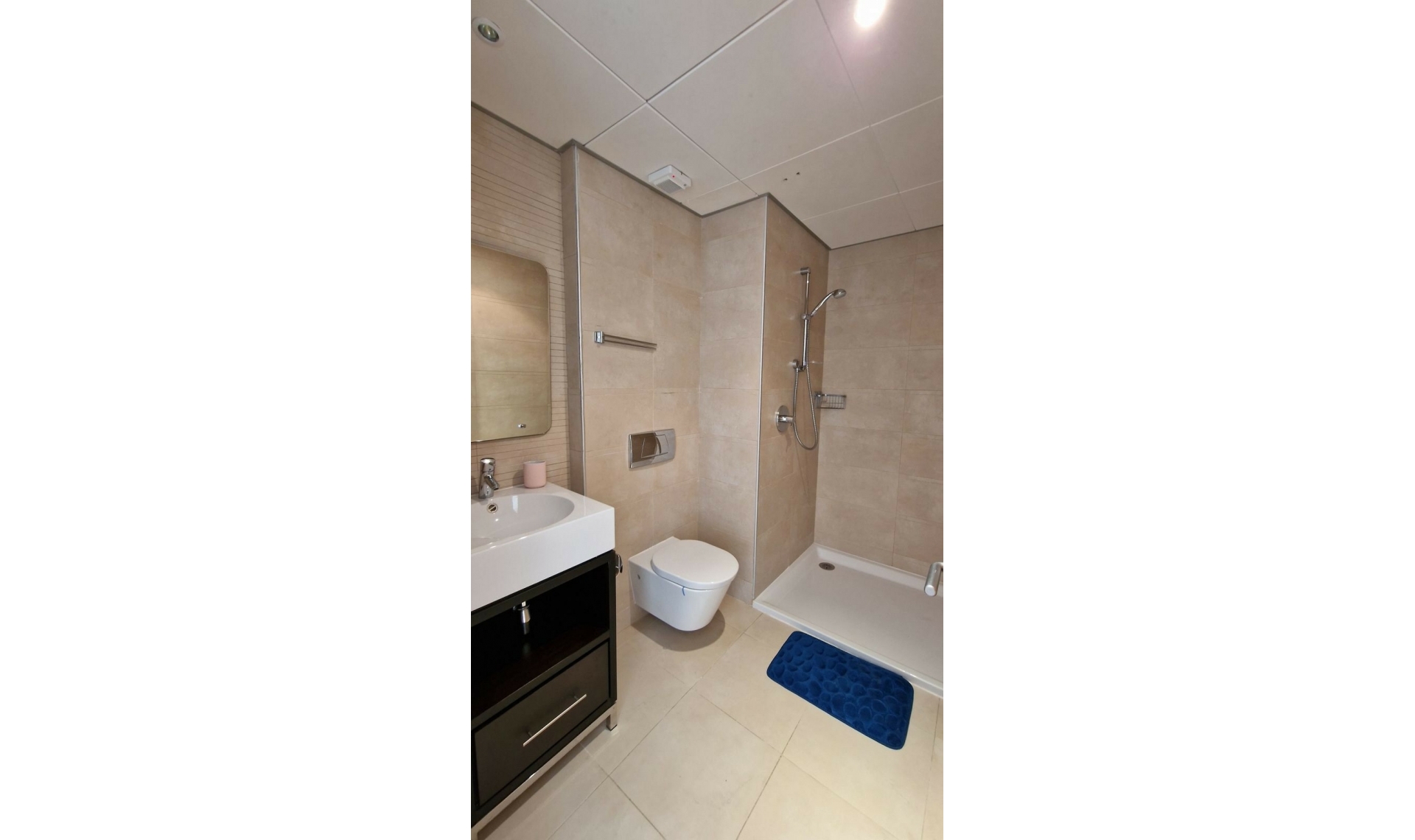 Resale - Apartment -
Altos de los Monteros