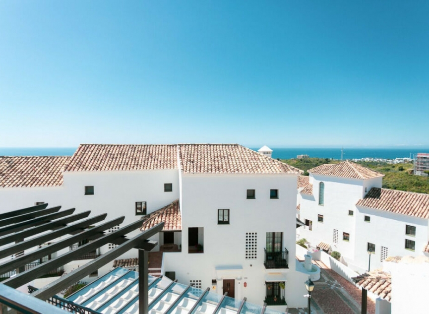 Resale - Apartment -
Altos de los Monteros