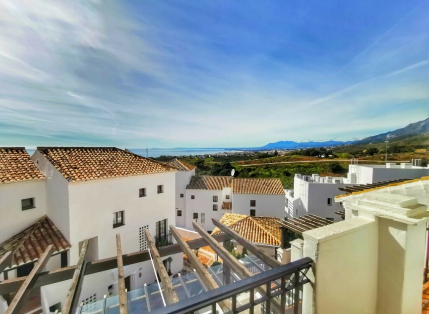 Resale - Apartment -
Altos de los Monteros
