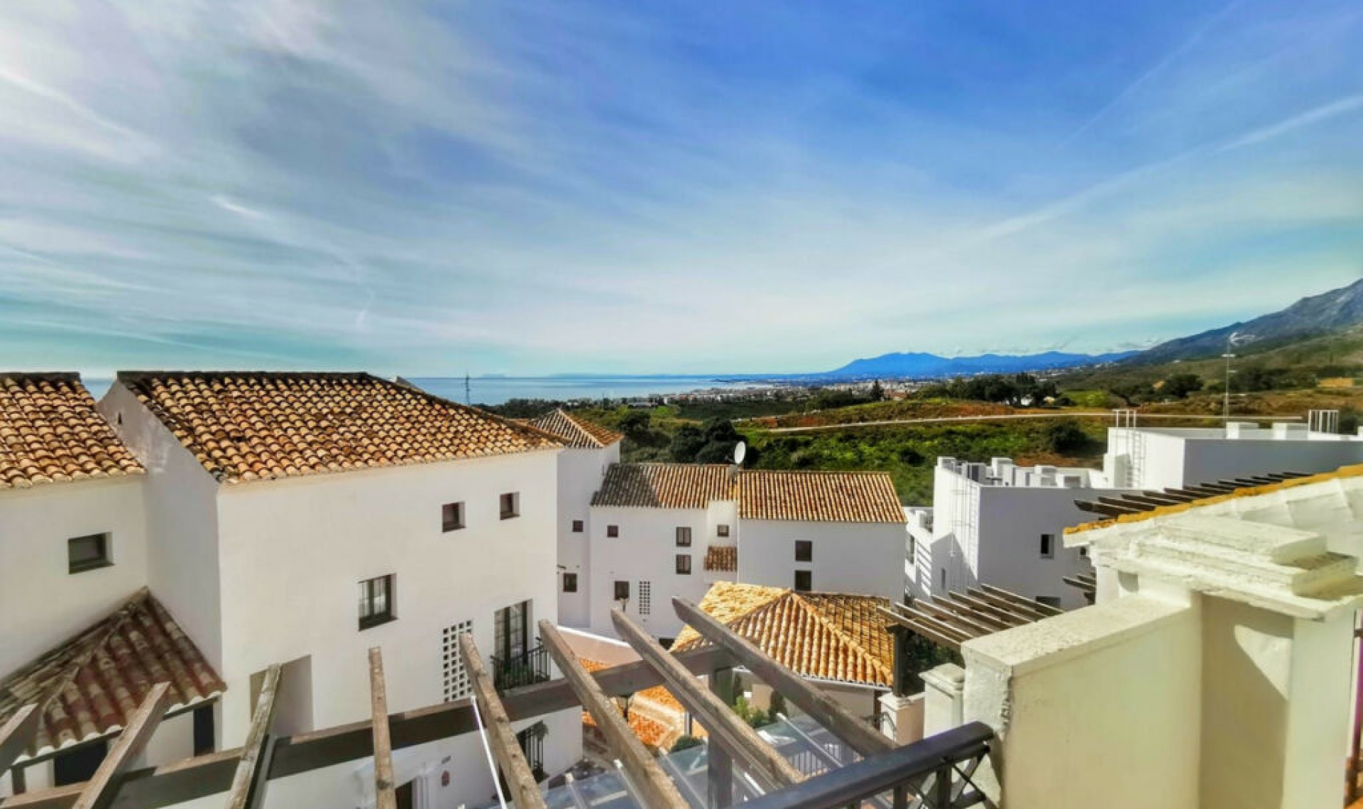 Resale - Apartment -
Altos de los Monteros