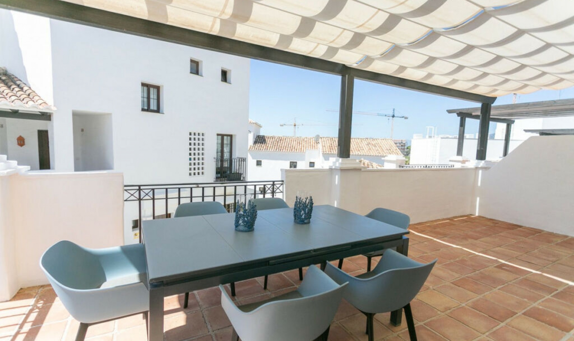 Resale - Apartment -
Altos de los Monteros