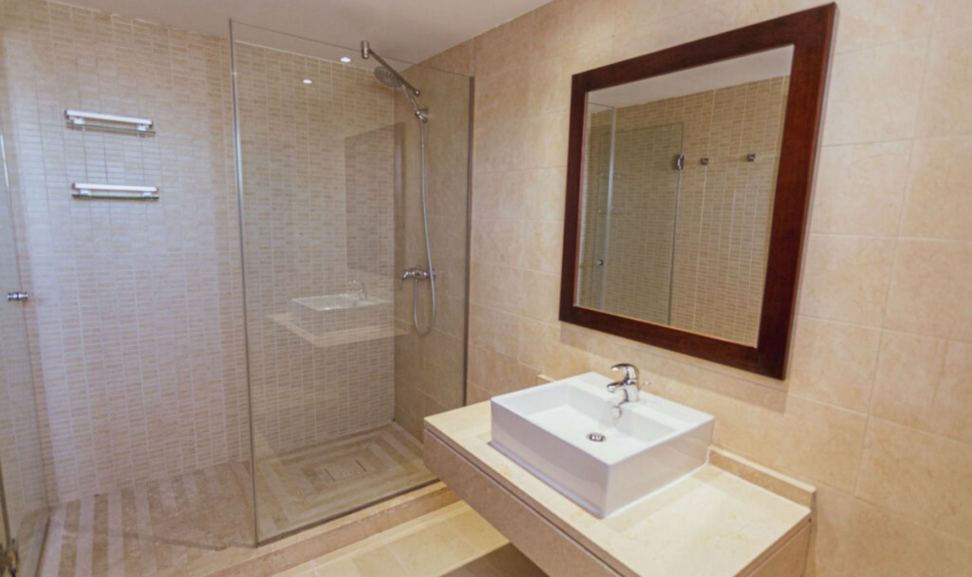 Resale - Apartment -
Altos de los Monteros