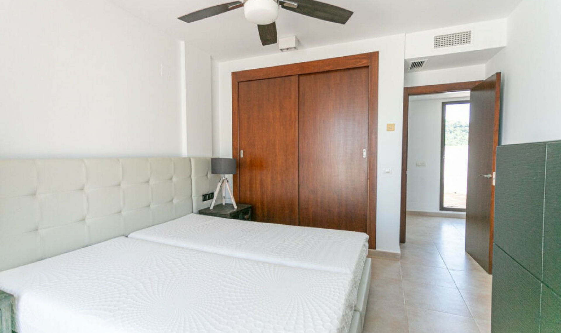 Resale - Apartment -
Altos de los Monteros