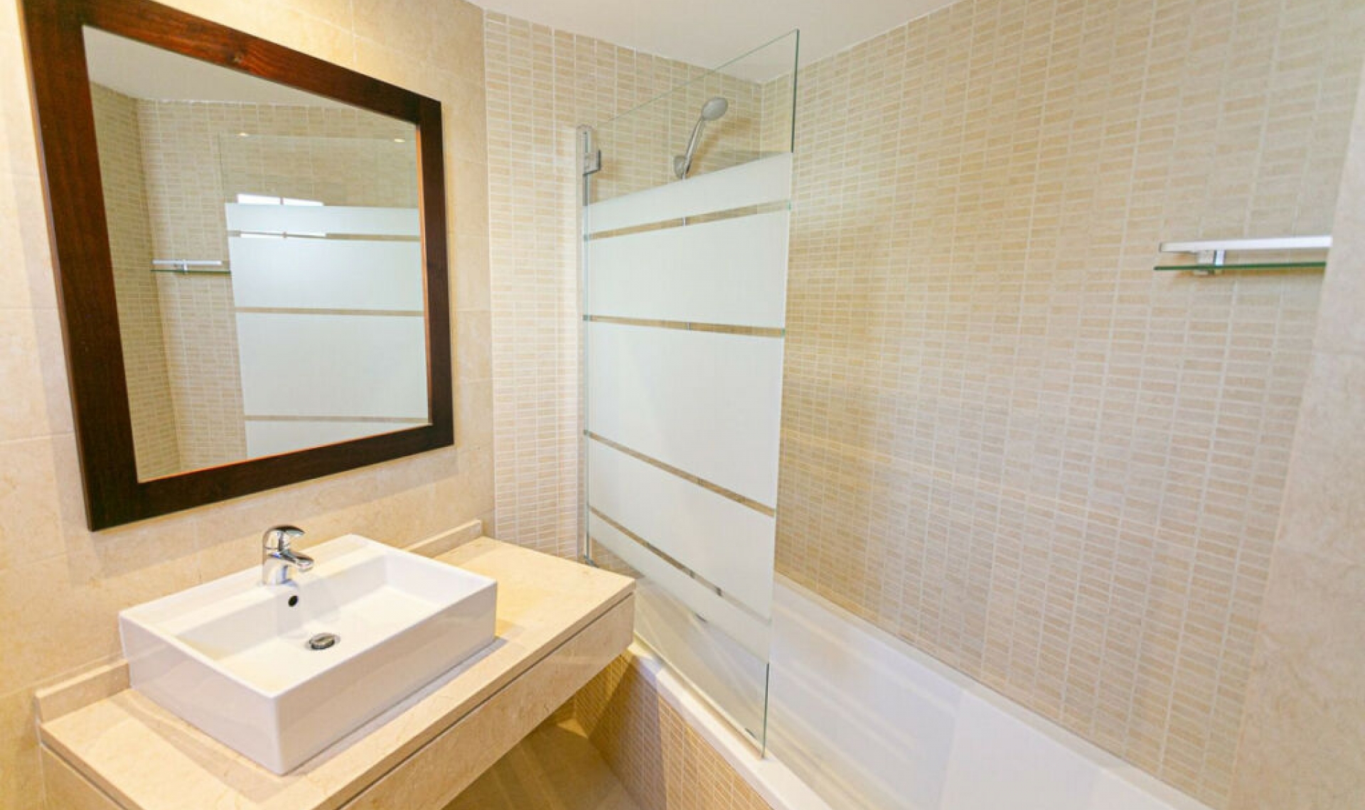 Resale - Apartment -
Altos de los Monteros
