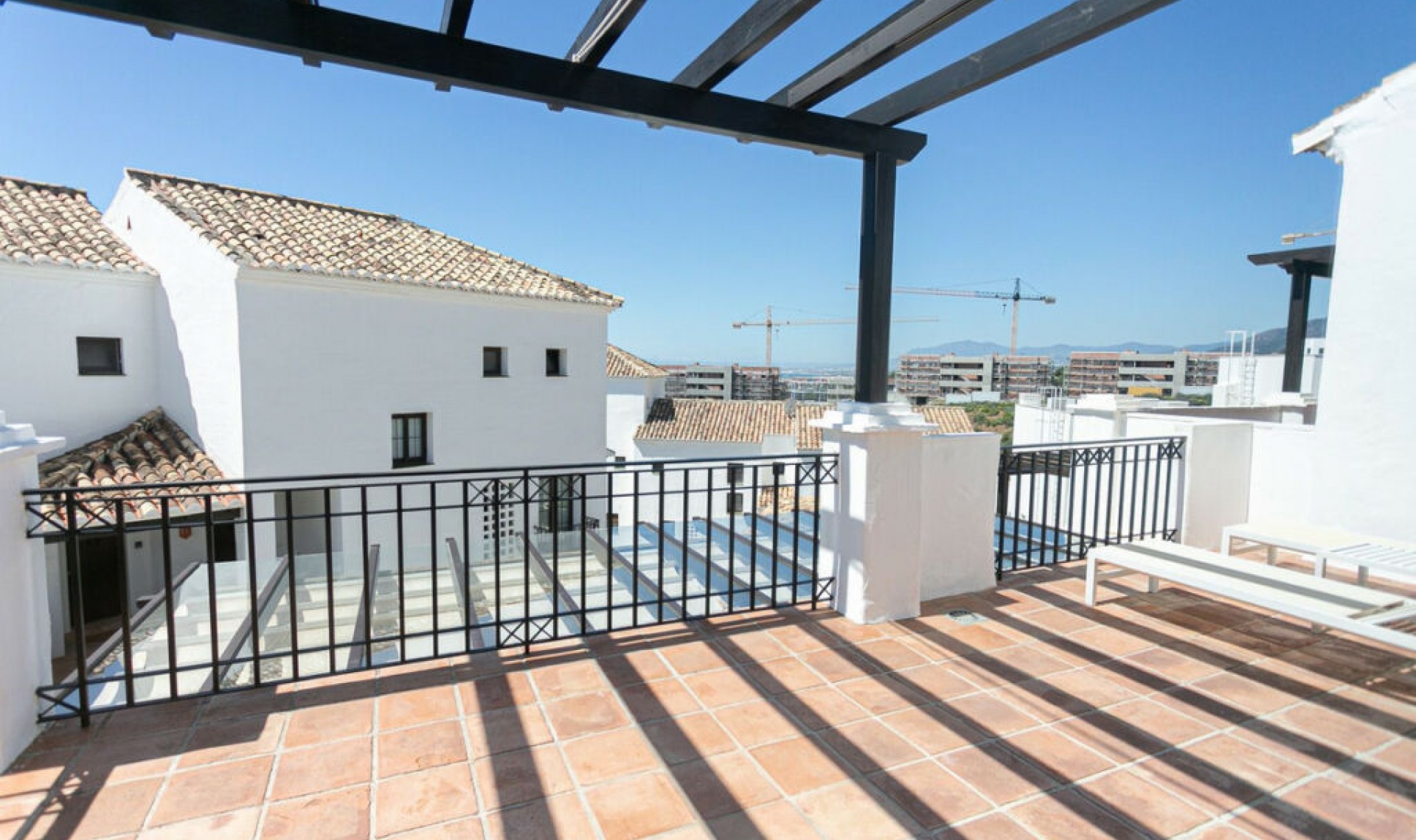 Resale - Apartment -
Altos de los Monteros