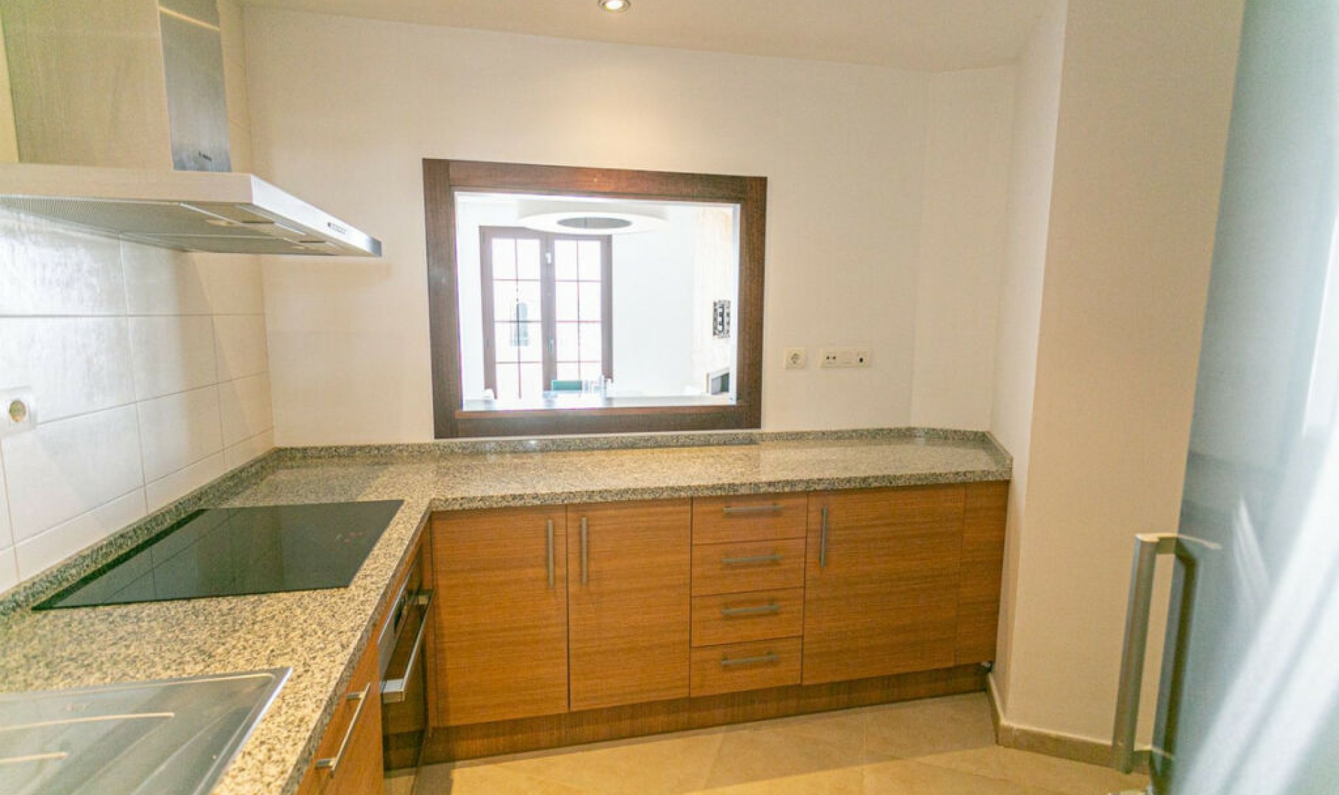 Resale - Apartment -
Altos de los Monteros