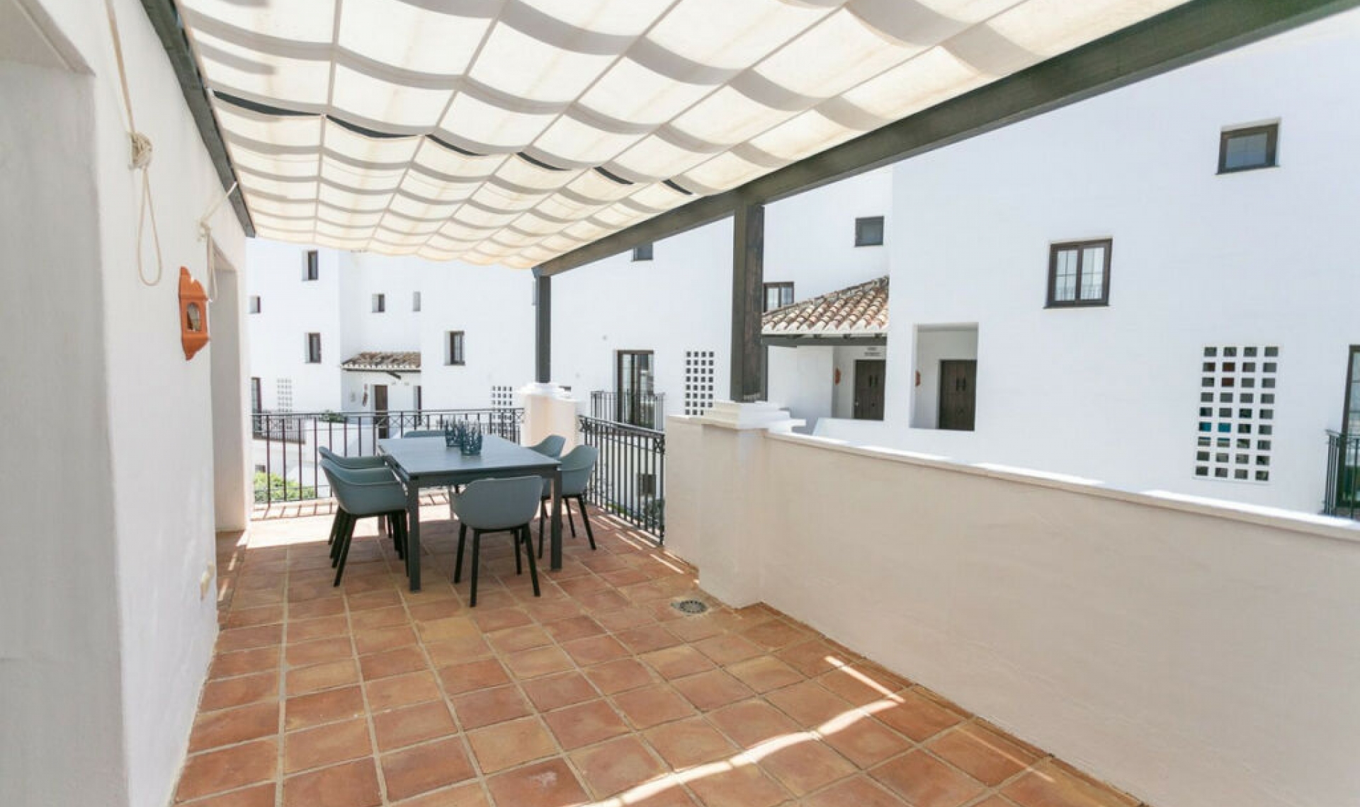 Resale - Apartment -
Altos de los Monteros