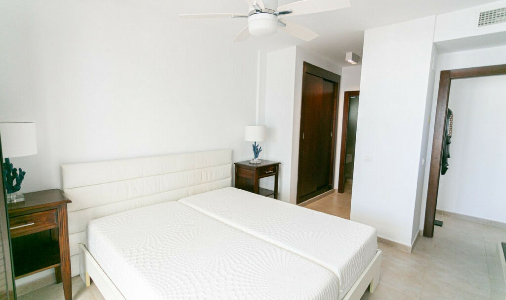 Resale - Apartment -
Altos de los Monteros